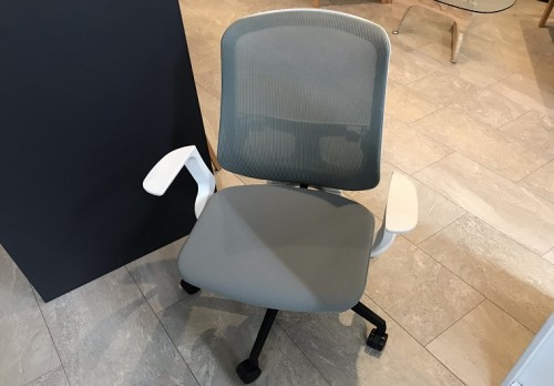 【オフィス家具】Selift（セリフト）の椅子！